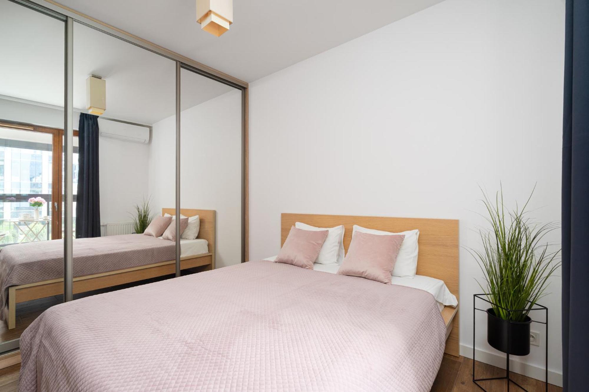 Golden Apartments Warsaw - Big Apartment In Luxury Building Near Metro Station-Grzybowska 85-5 Экстерьер фото